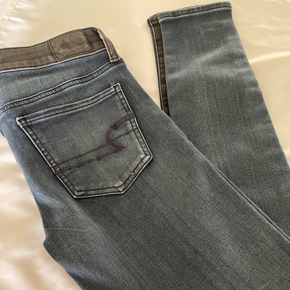 American Eagle Straight Leg Jeans - Picture 4 of 4